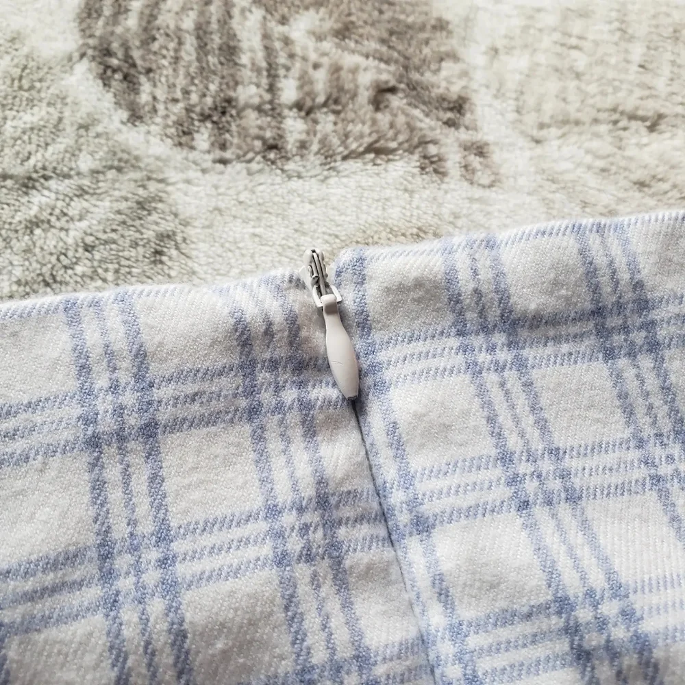 Brandy Melville cara skirt (one size) - Picture 2 of 4